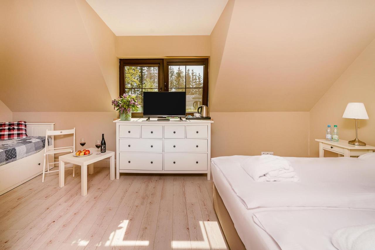 Stare Sady Chillout Rooms "Pod Jabloniami" Mikołajki Buitenkant foto